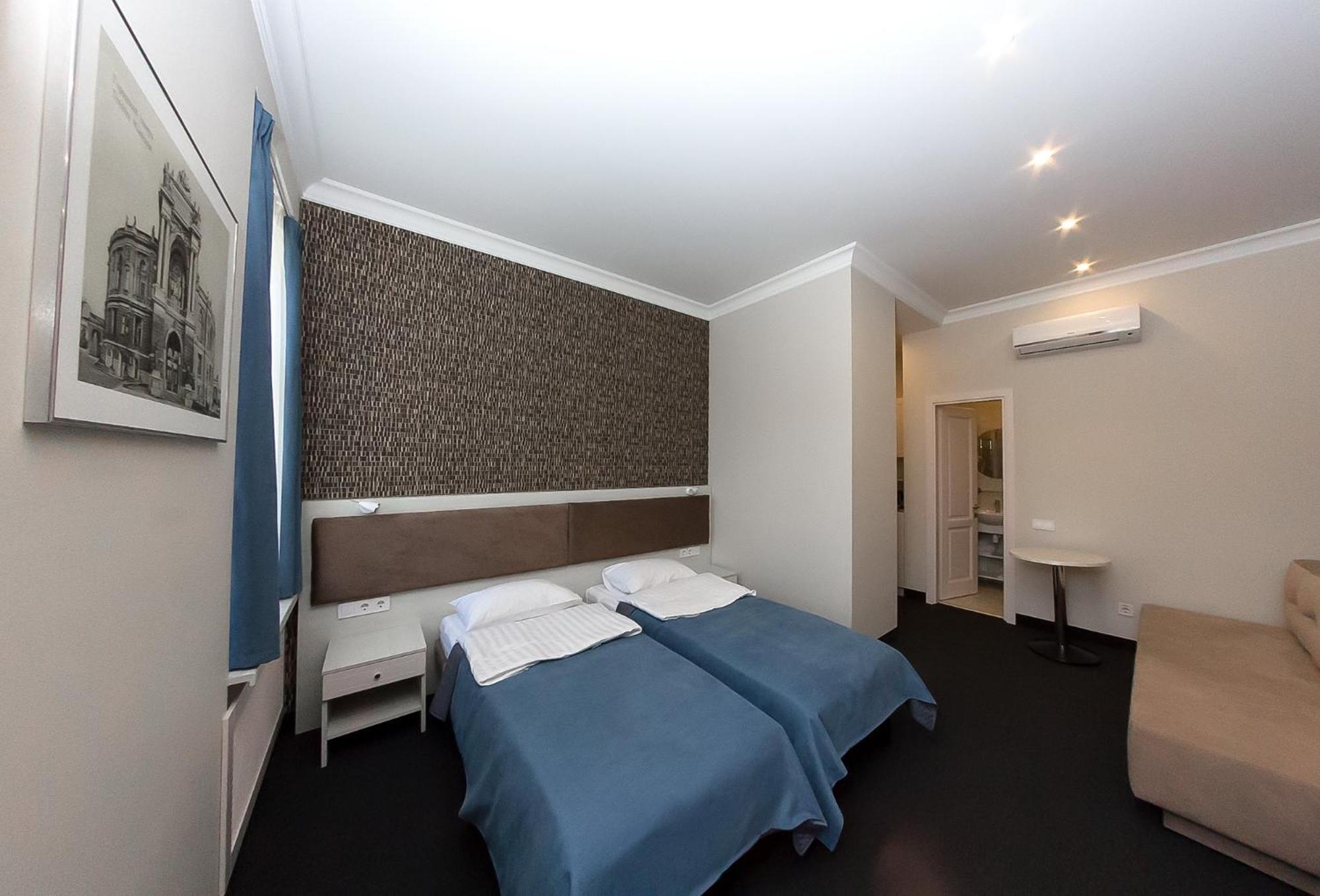 Voyage Hotel Odesa Room photo